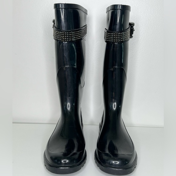 Burberry Black Check Buckle Rain Boots - Iconic Style Meets Functionality - Picture 2 of 7